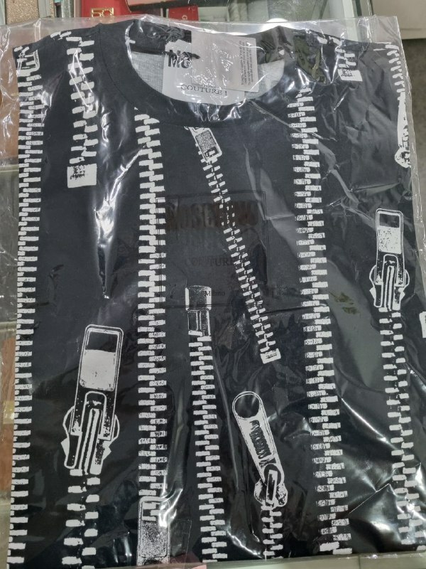 [S] MOSCHINO ALL OVER ZIPPER PRINT T-SHIRT,BLACK, ZPT0711-2040-2555 (SM352)