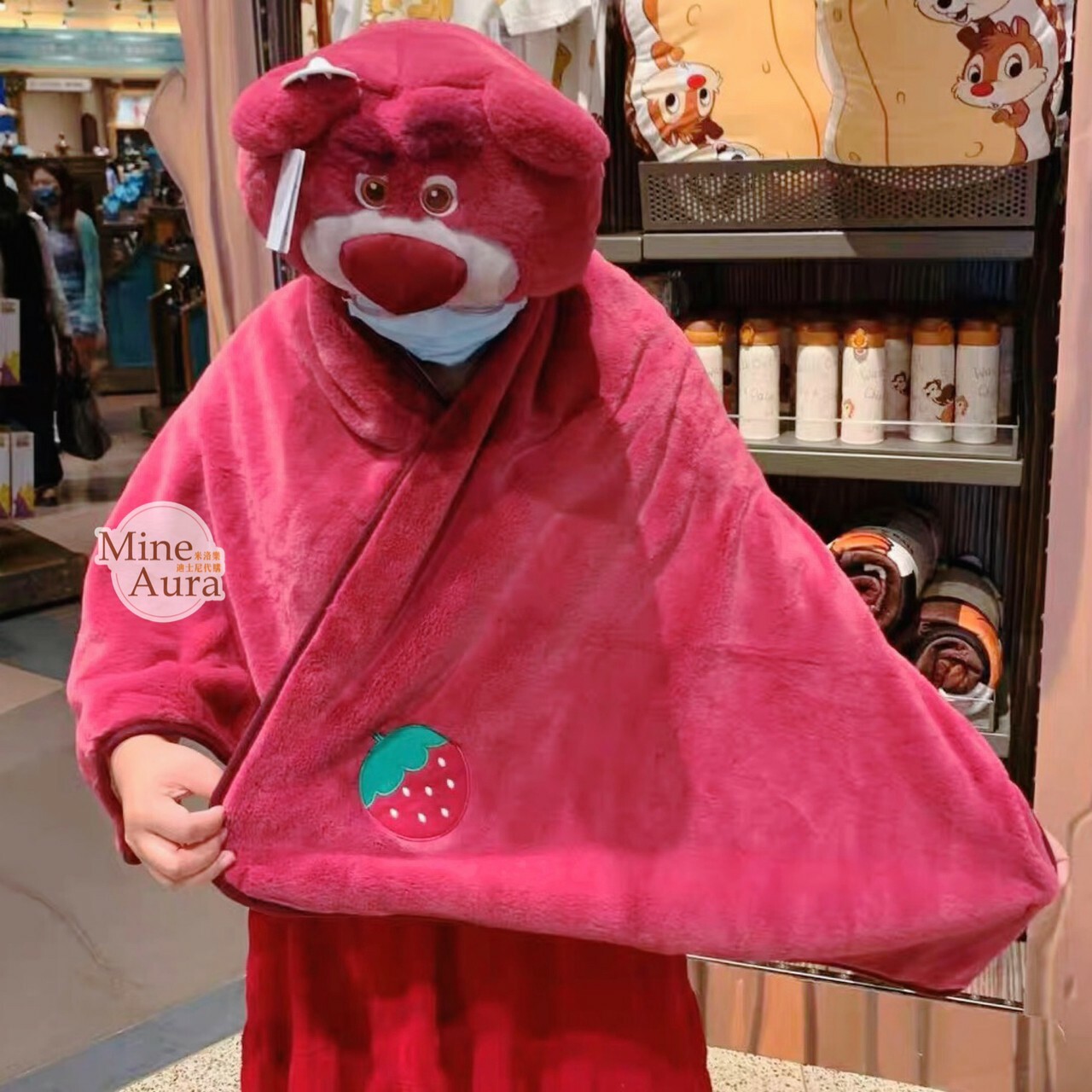 熊抱哥 Lotso 連帽造型 披肩 毛毯 可摺疊收納 玩具總動員 Toy Story -上海迪士尼樂園