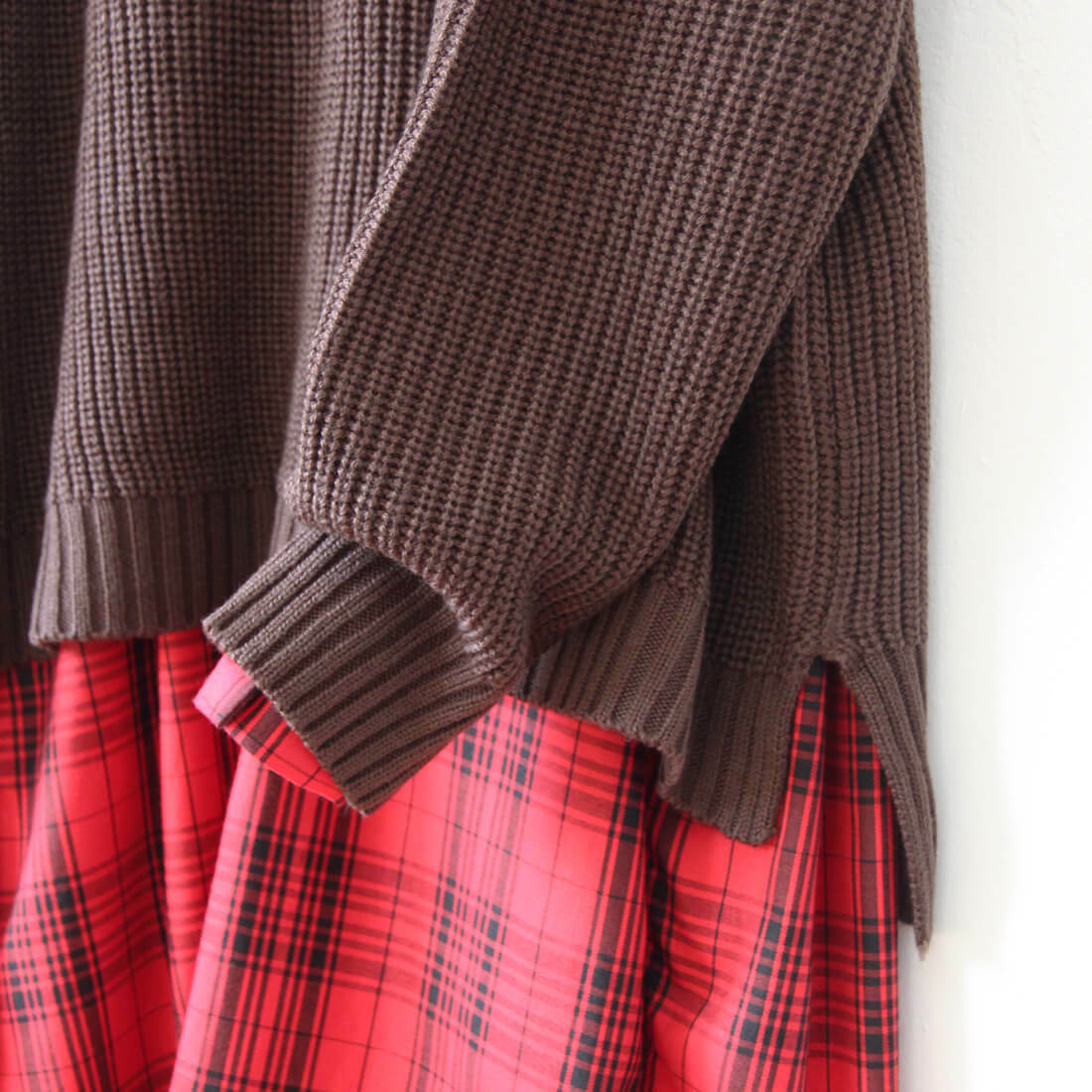 VivianV領針織小開衩舒適毛衣/咖啡