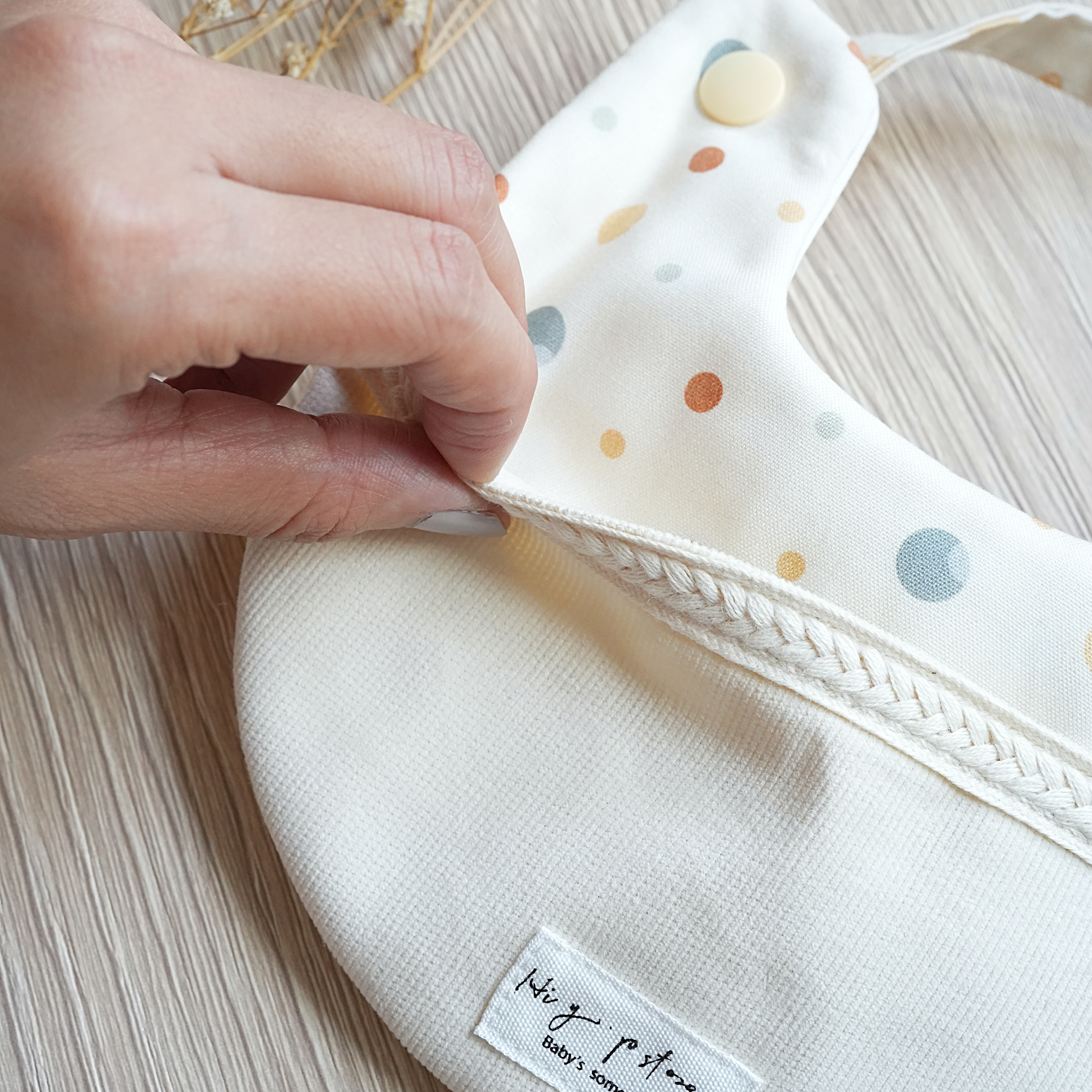 Hi Y.P store-手作圍兜-彩虹泡泡兩用口袋兜