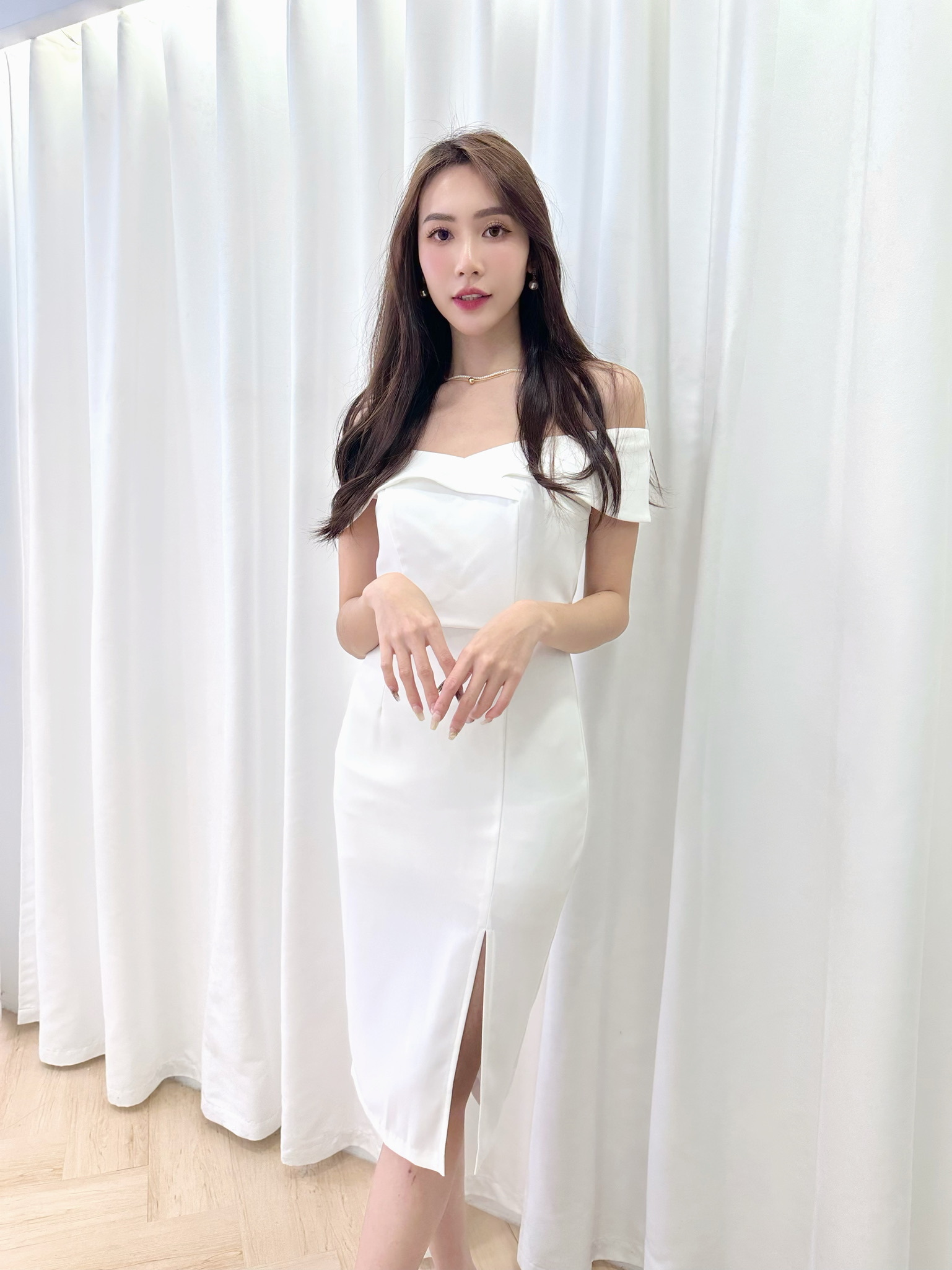 (極修身)高雅開衩一字領洋