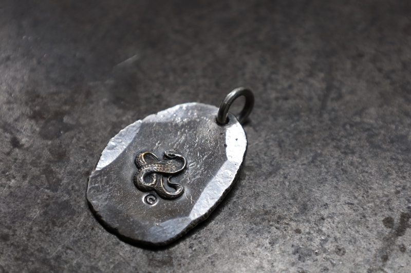 SE-945 Rough Metal/Snake