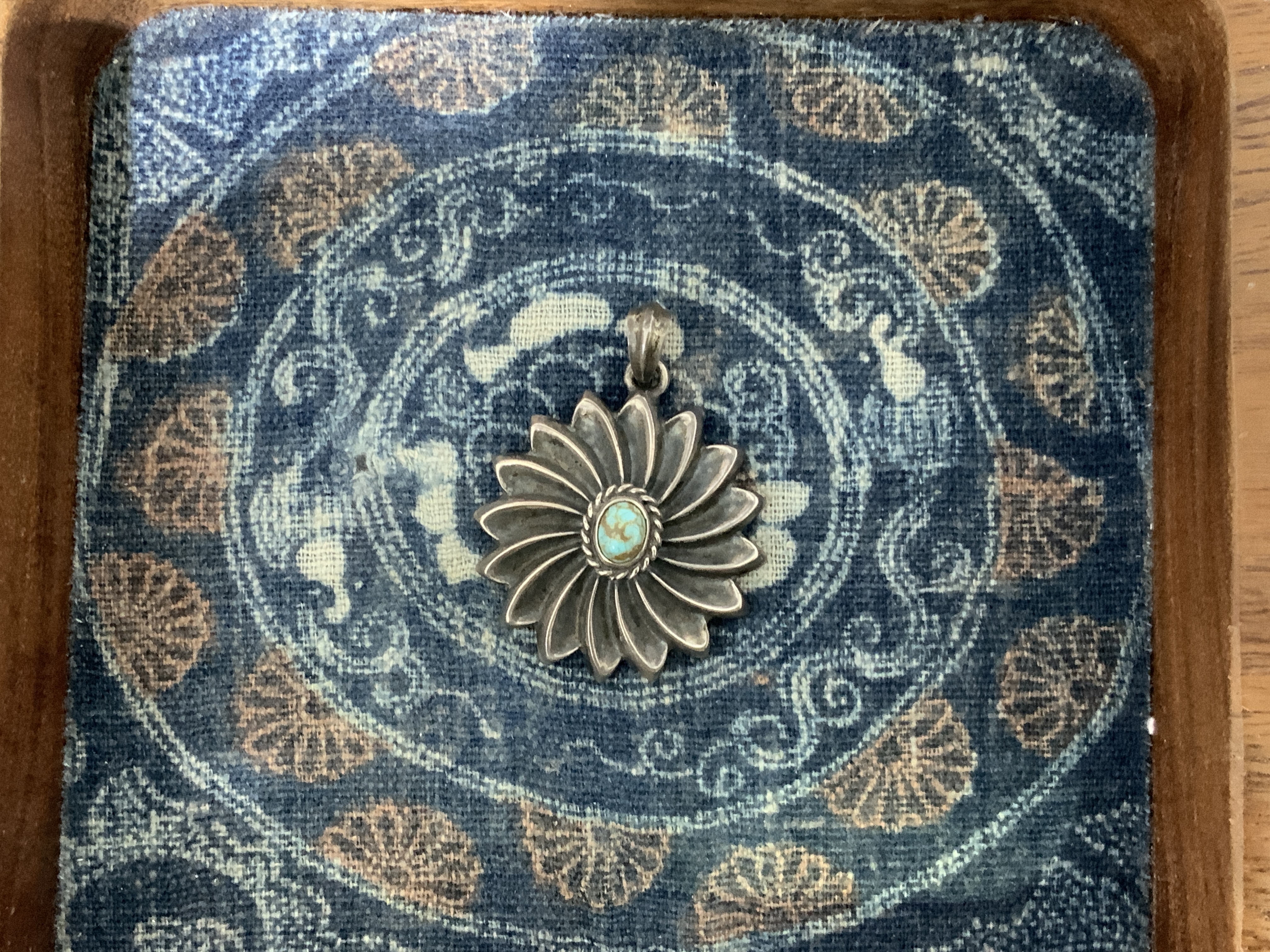 SE-368 Spiral Pendant w/TQ