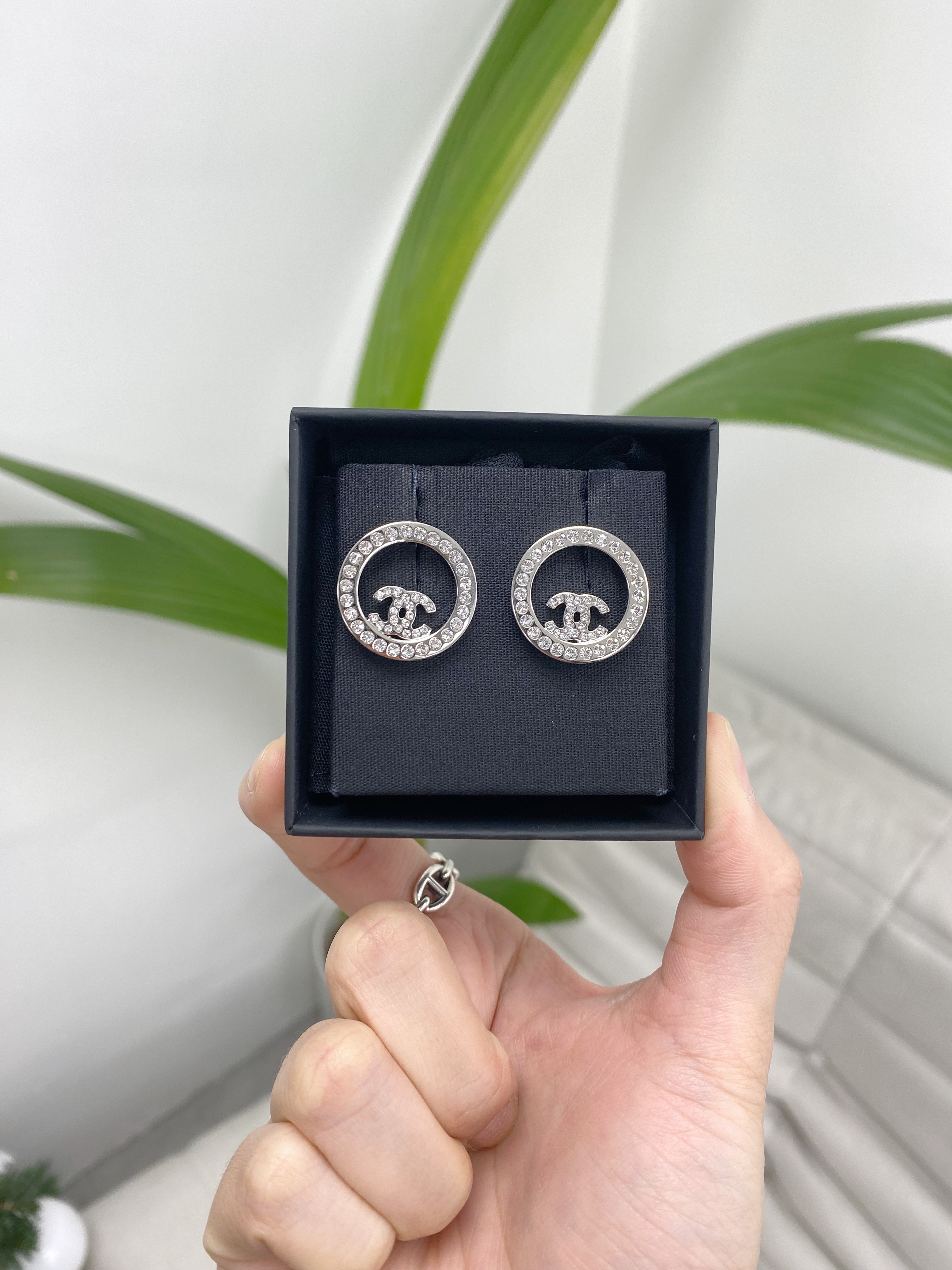 Chanel Earrings (A96562)