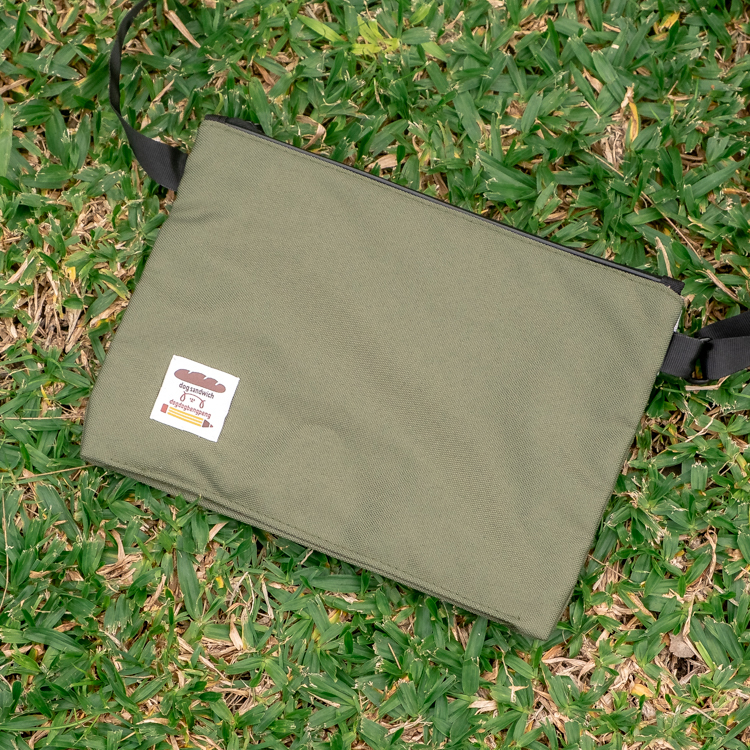 狗狗的小跳步，繪蹦砰｜側背包｜吃貨側被包墨綠款