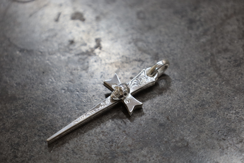 SE-988 stake cross中/skull/scroll