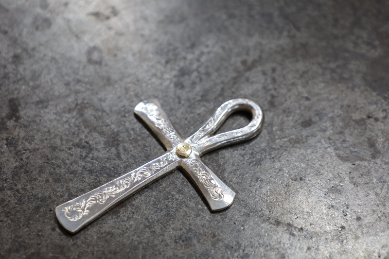 SE-986 anch cross/scroll/K18 metal