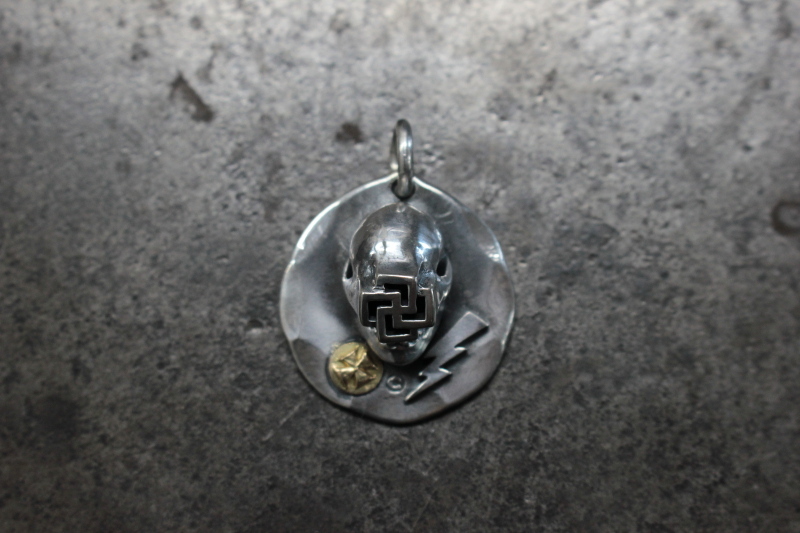 SE-736 luck cross skull metal/K18 metal