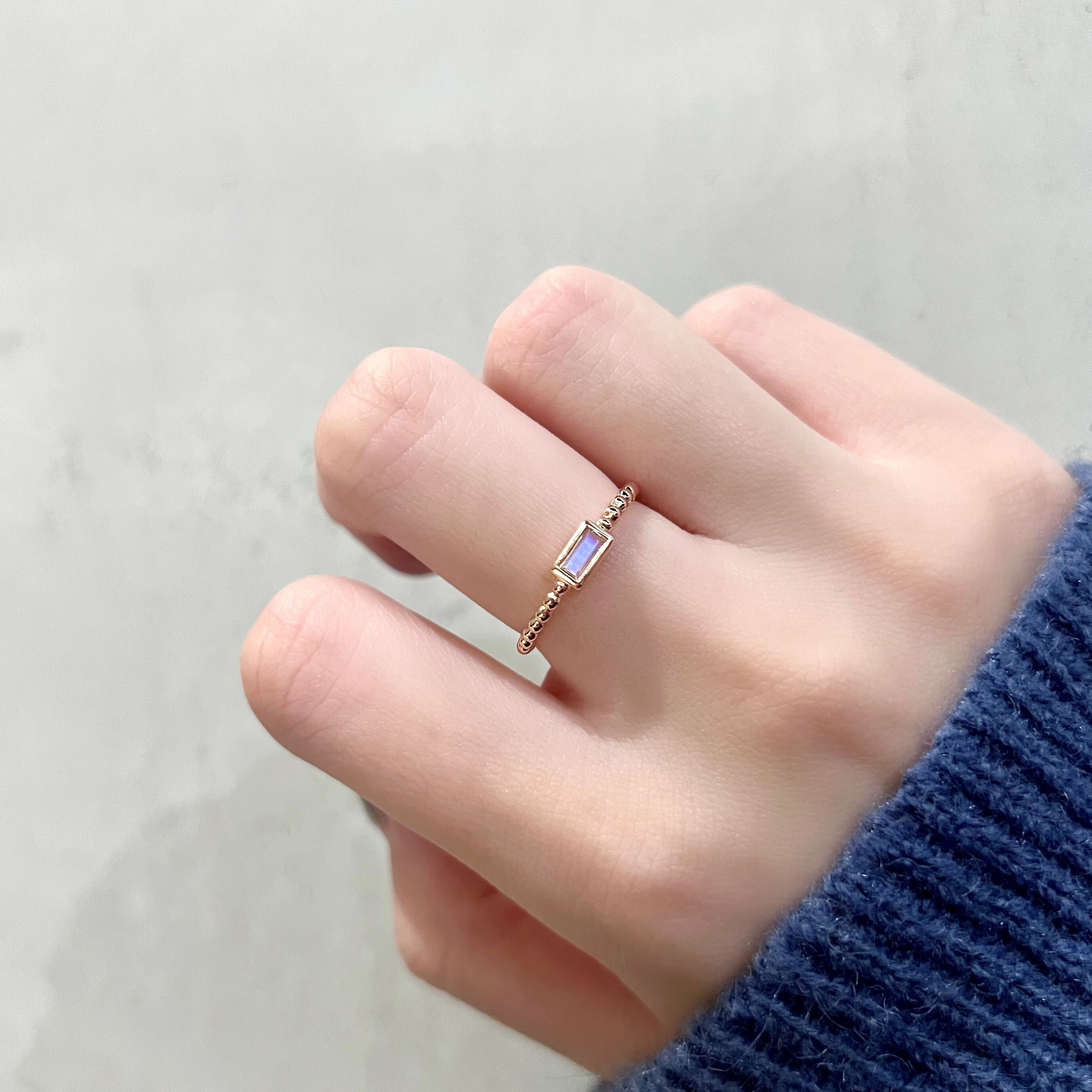 珠珠細方月光石戒指