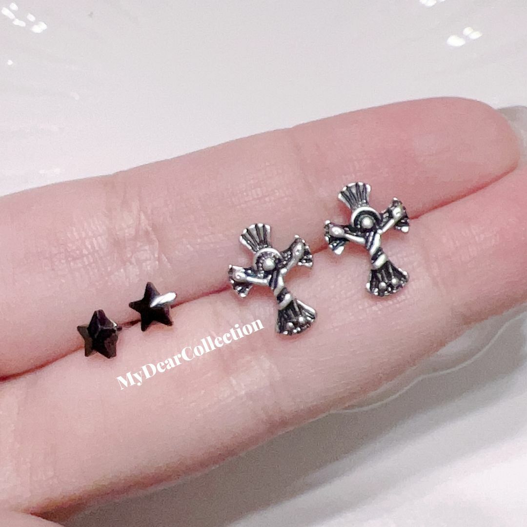 現 貨 | KR 復古 十字架  耳環 (1set 2對)