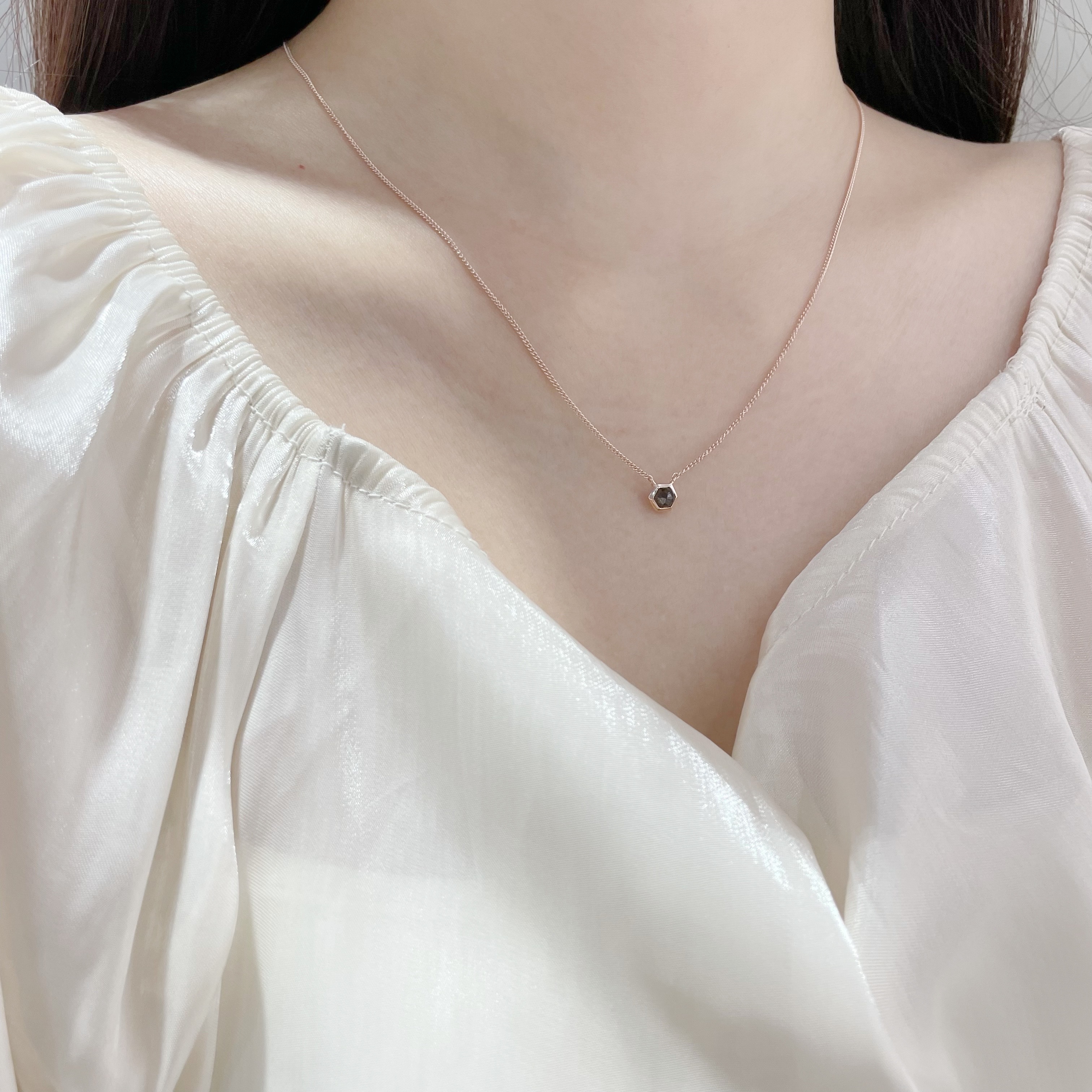 六邊形玫瑰切割棕月光項鍊