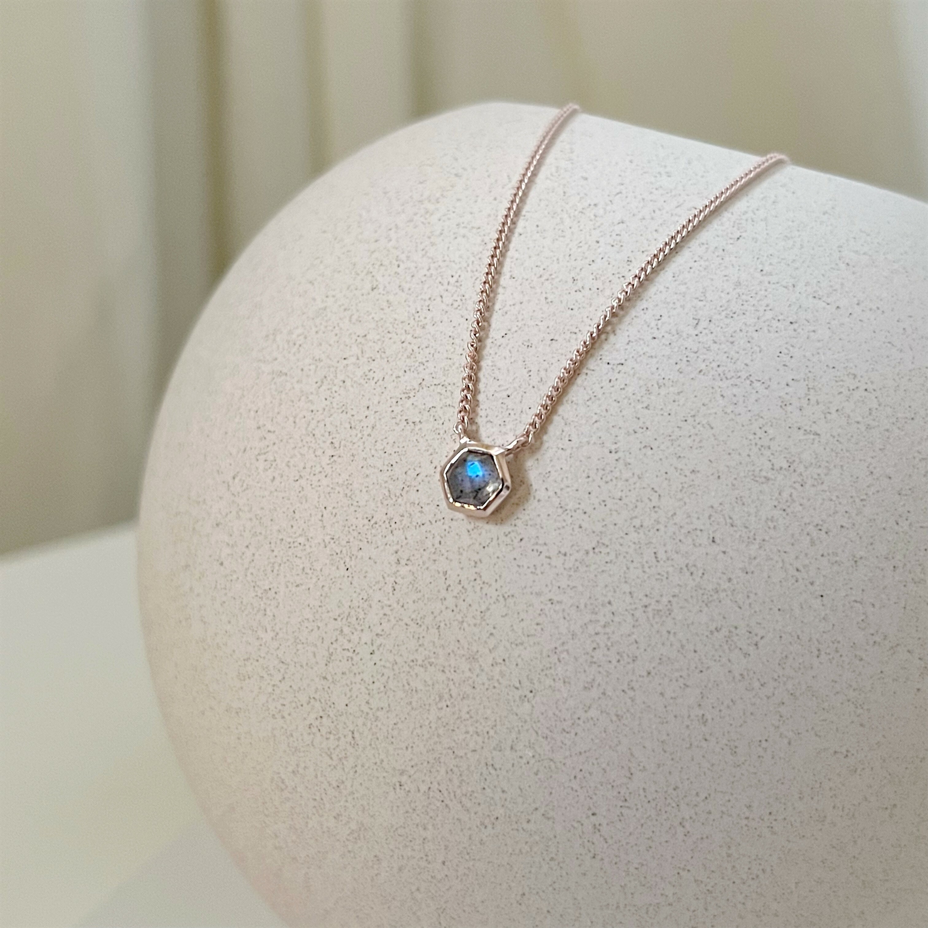 六邊形玫瑰切割拉長石項鍊