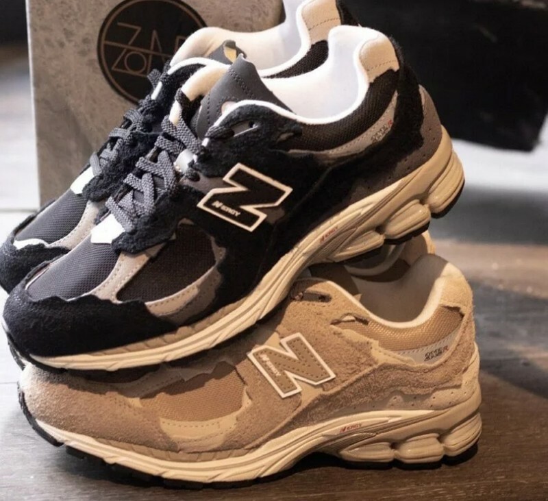 還在穿NB327嗎？ New Balance 5雙必敗復古運動鞋總整，簡易穿搭出時尚感！