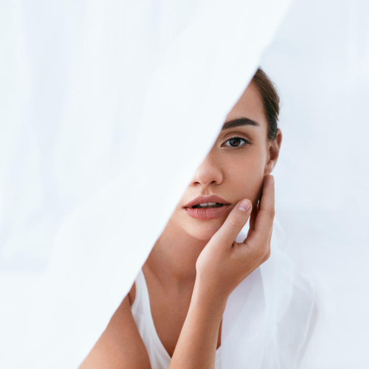 一個年輕漂亮的女人|逗DOLLSPA部落格