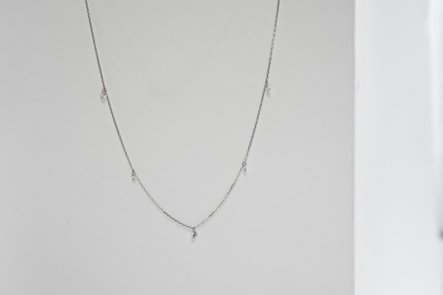 18K 5 Little Hanging Diamond Necklace