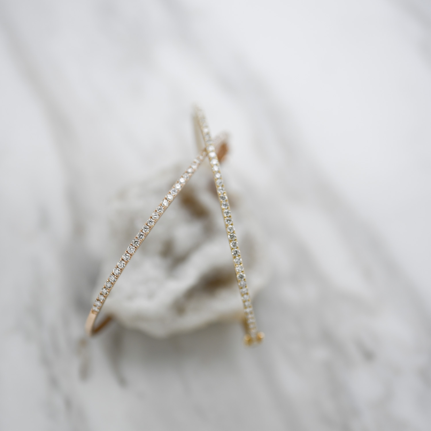 18K 1.6mm Diamond Bangle