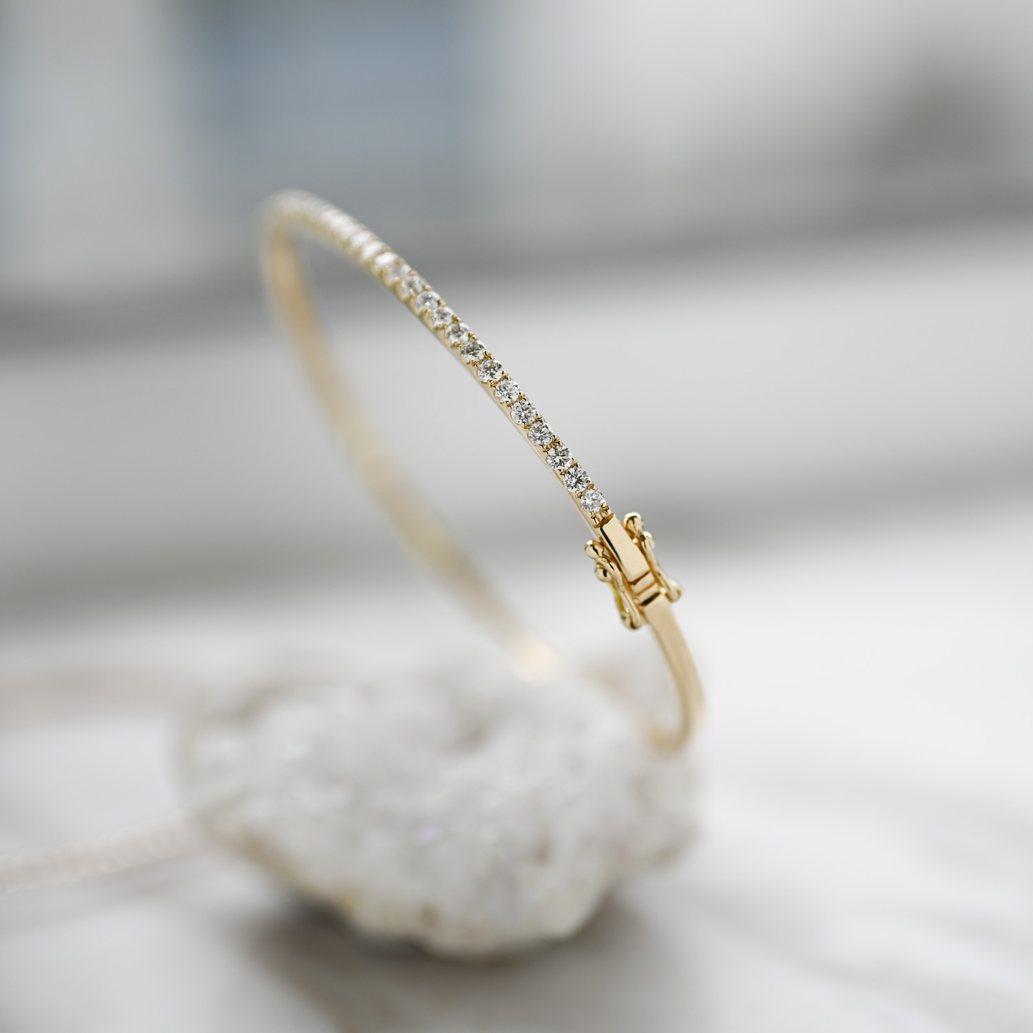 18K 1.6mm Diamond Bangle