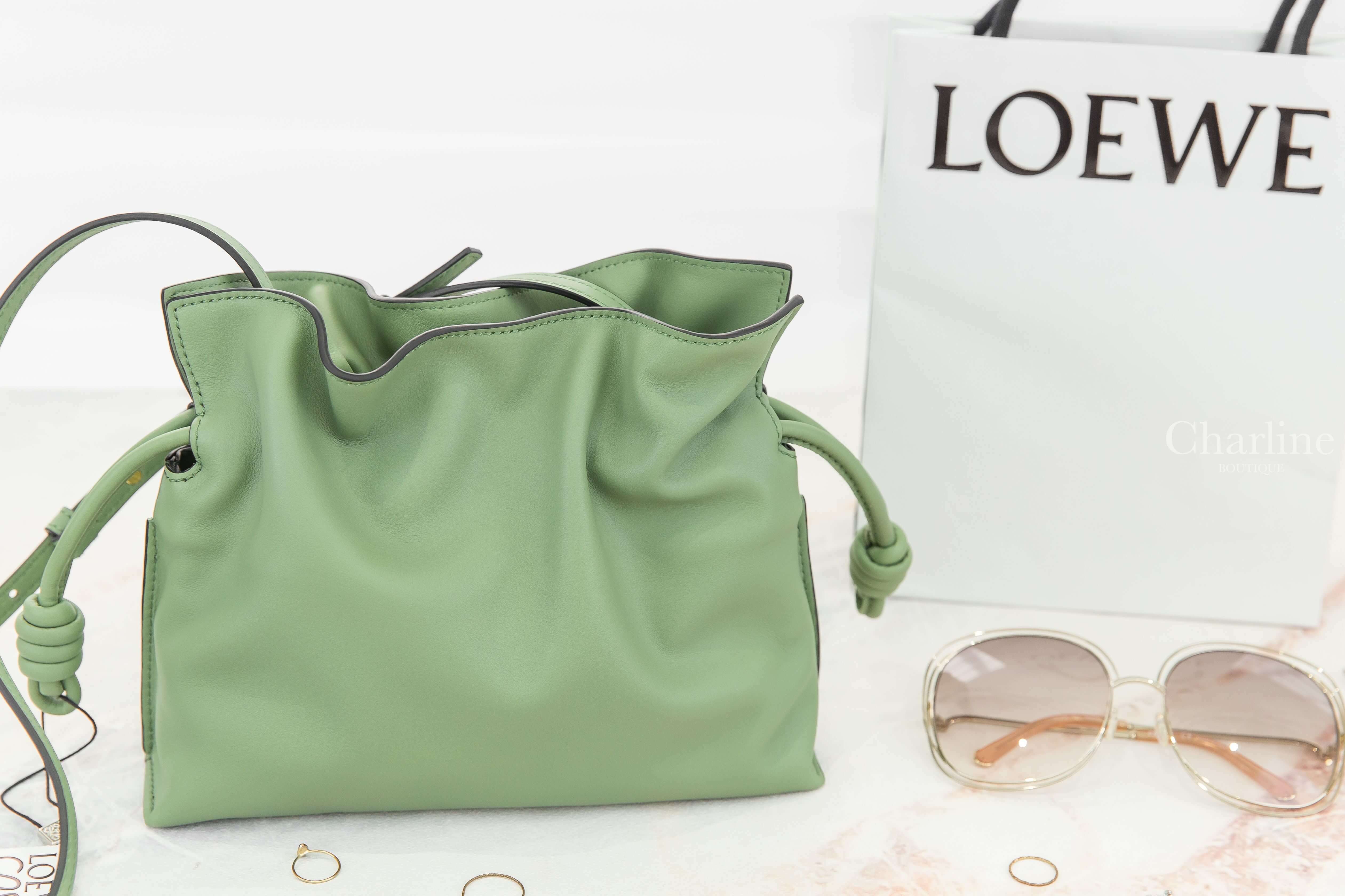 Loewe Mini Flamenco Clutch In Nappa Calfskin 迷迭香綠小牛皮迷你束口肩背手拿包-Charline Boutique 精品代購