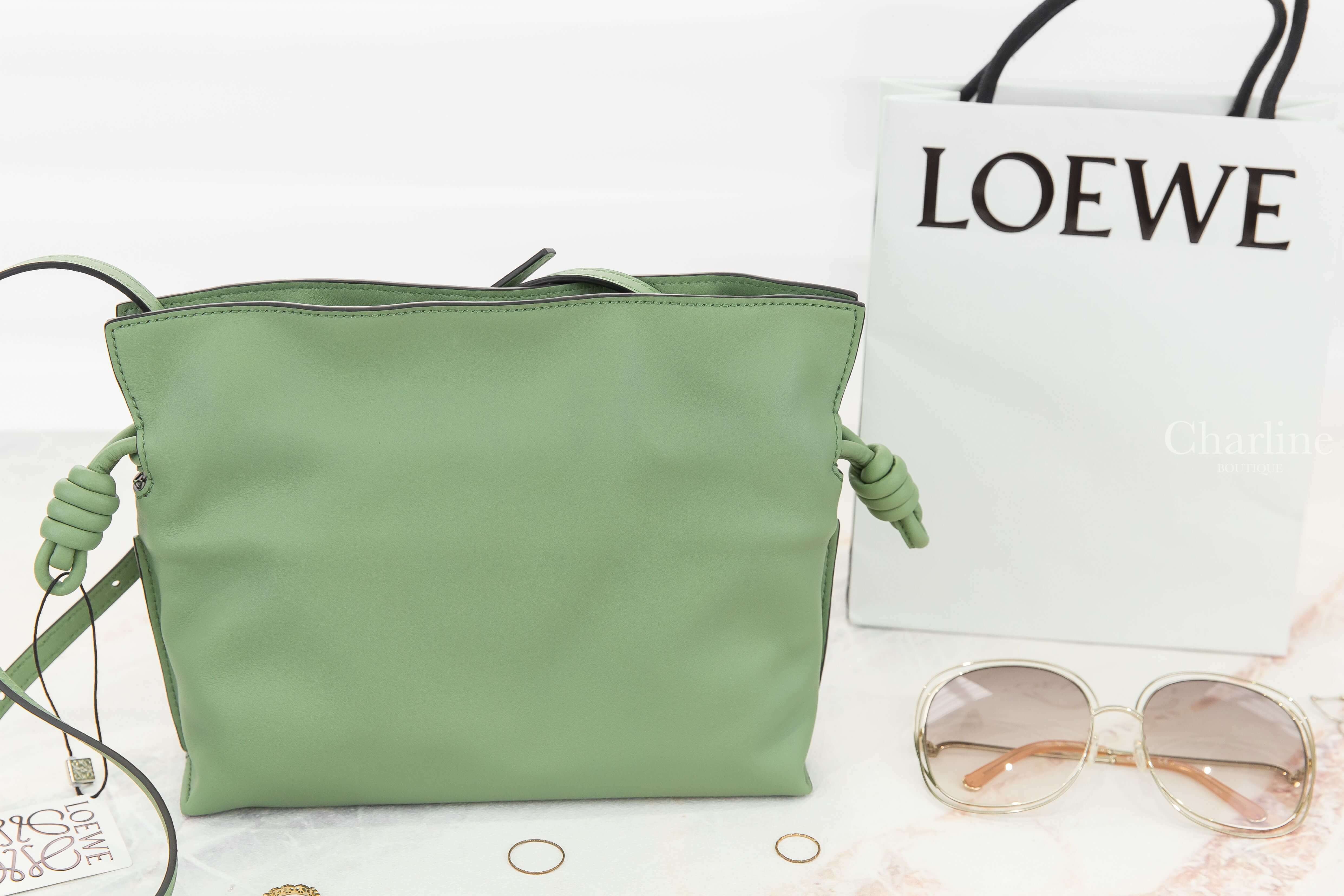 Loewe Mini Flamenco Clutch In Nappa Calfskin 迷迭香綠小牛皮迷你束口肩背手拿包-Charline Boutique 精品代購