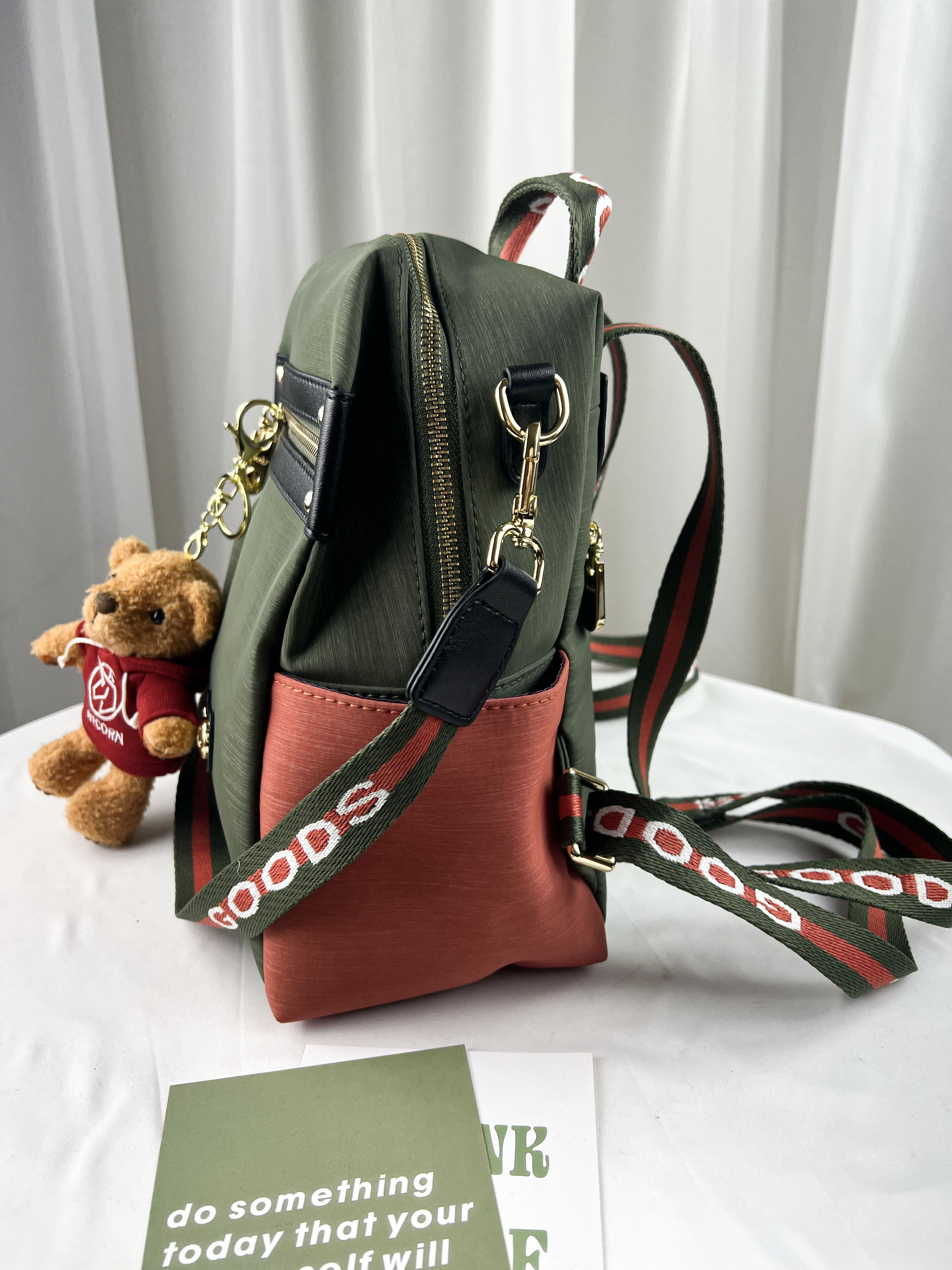 GOODS 橘綠拼色防潑水後背包 / 側背包 附小熊吊飾 #2653