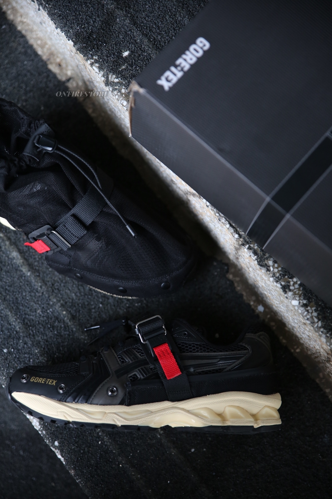 {現貨} BEAMS X ASICS GEL- KAYANO 14 Gore-Tex 1201A532-001