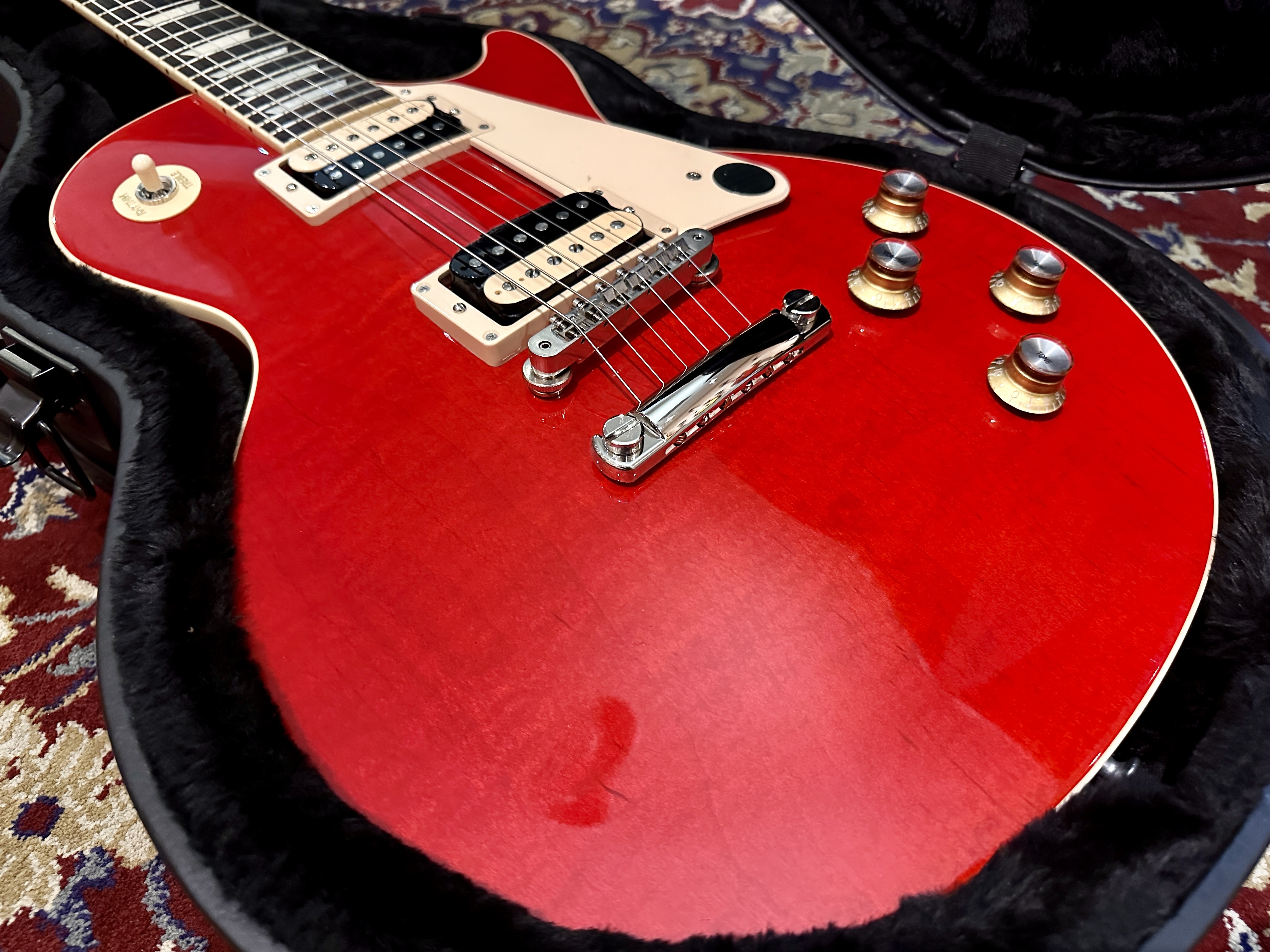 Gibson Gibson Les Paul Classic - Translucent Cherry 第 3 張圖片｜三峽吉他 / Bass