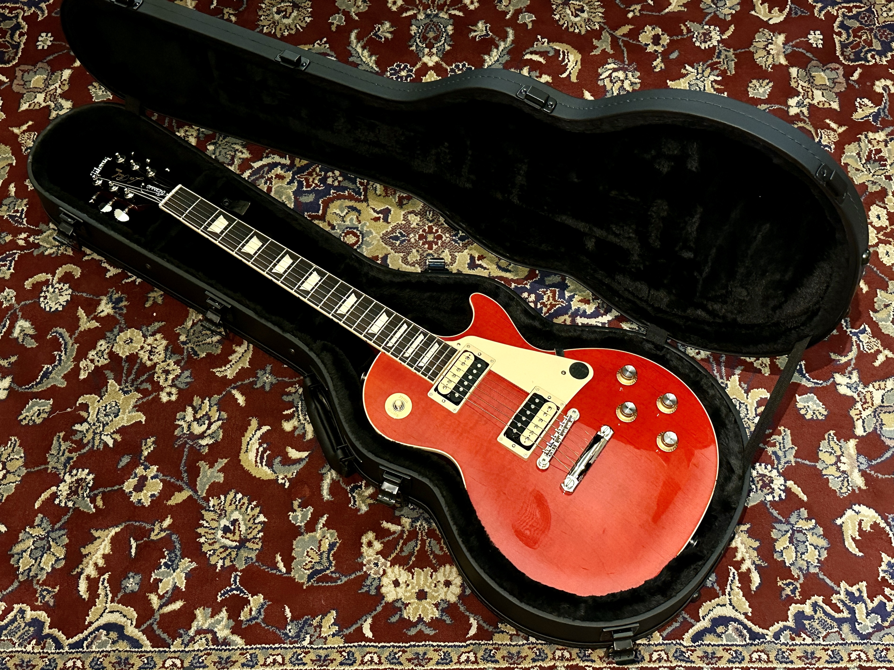 Gibson Gibson Les Paul Classic - Translucent Cherry — 三峽吉他 / Bass
