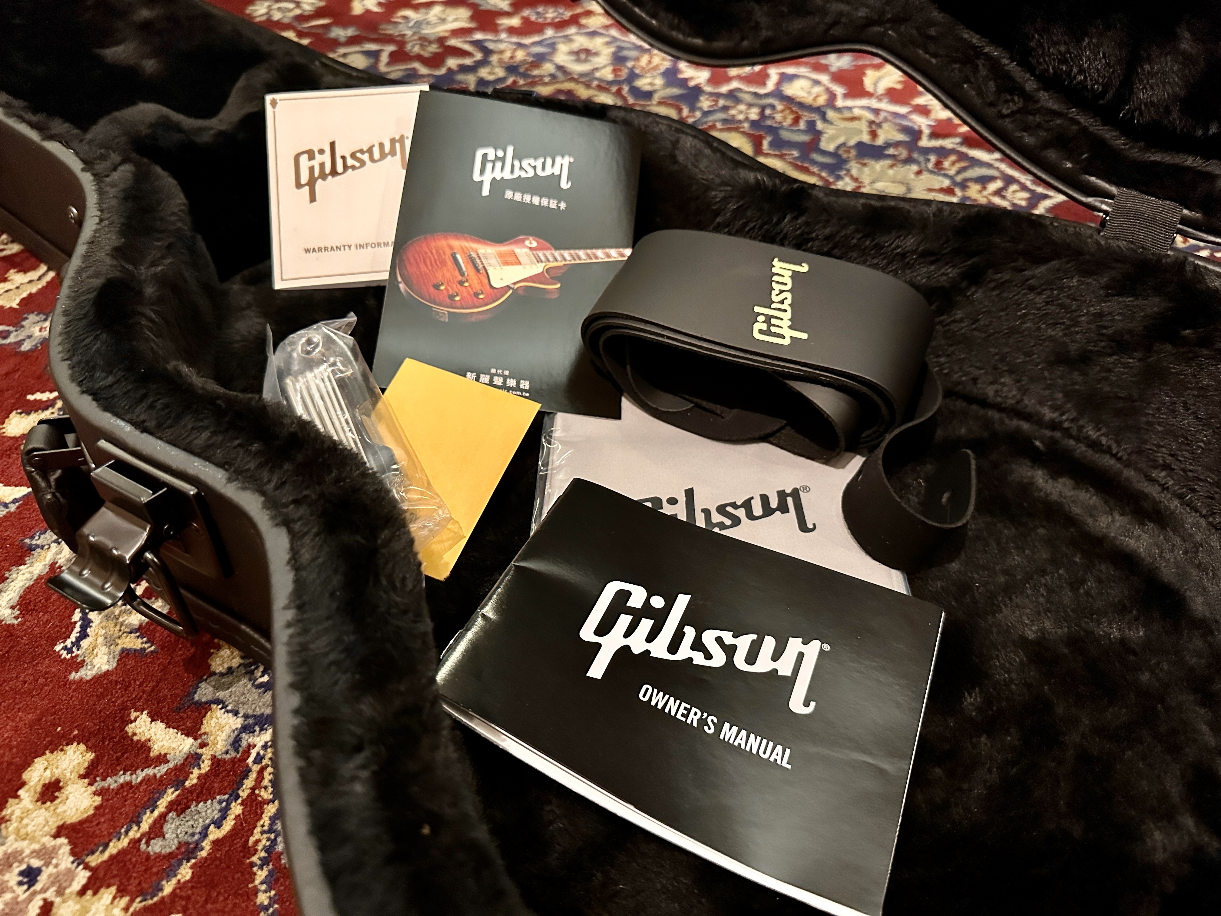 Gibson Gibson Les Paul Classic - Ebony 第 5 張圖片｜三峽吉他 / Bass