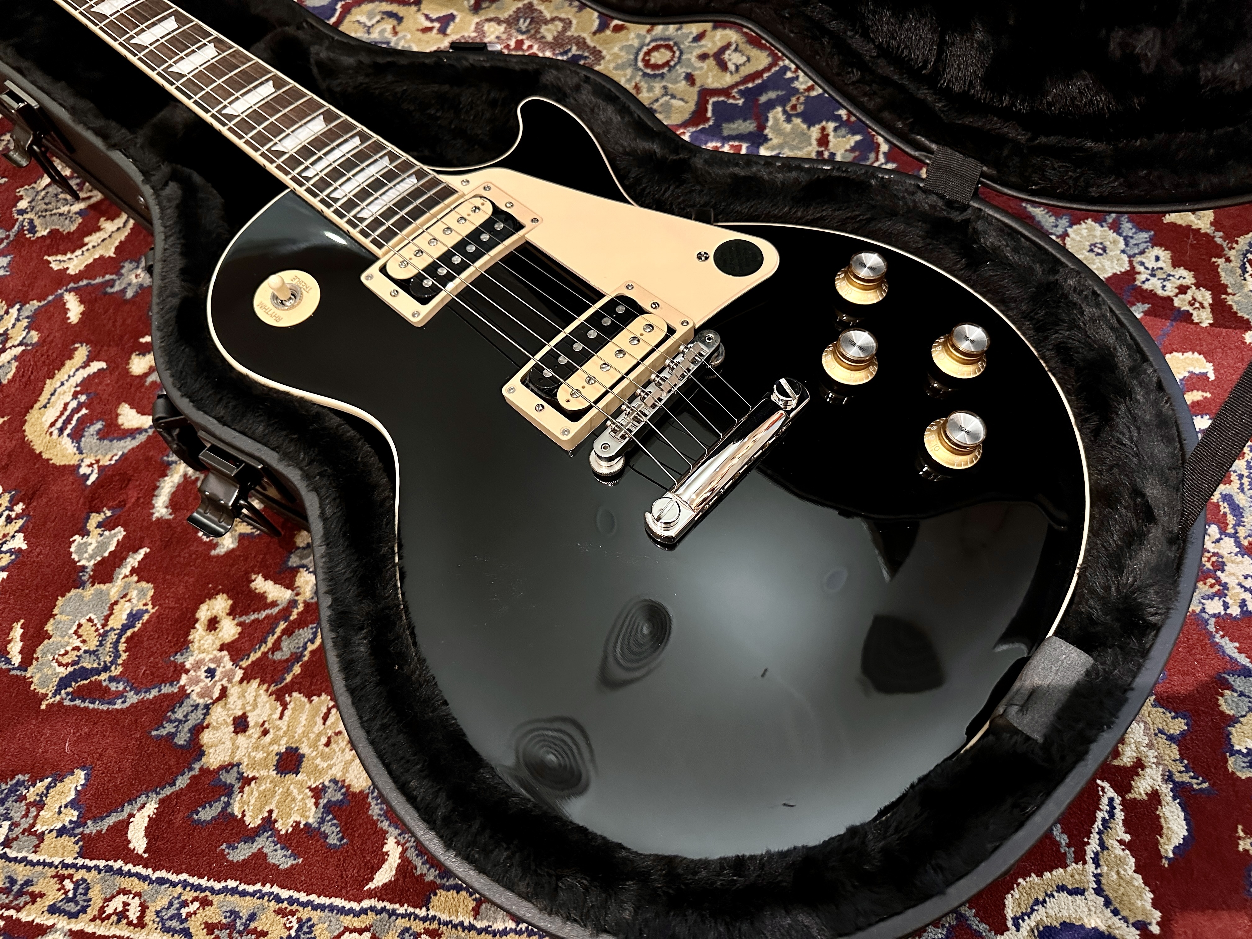 Gibson Gibson Les Paul Classic - Ebony 第 2 張圖片｜三峽吉他 / Bass