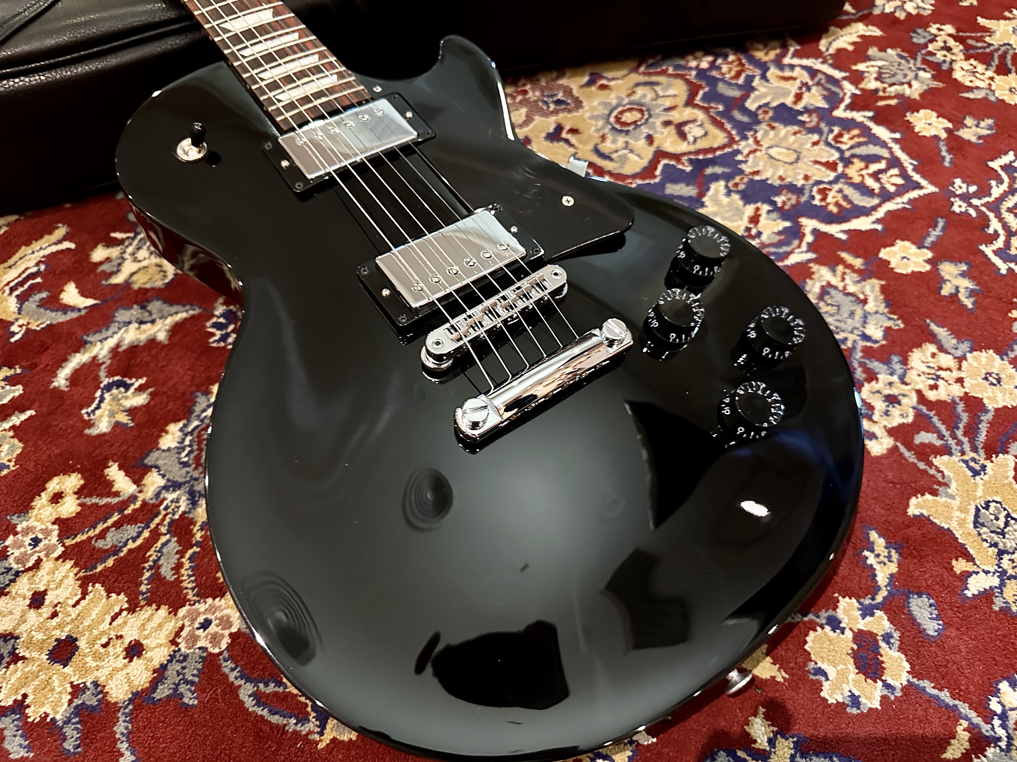 Gibson Gibson Les Paul Studio - Ebony 第 2 張圖片｜三峽吉他 / Bass