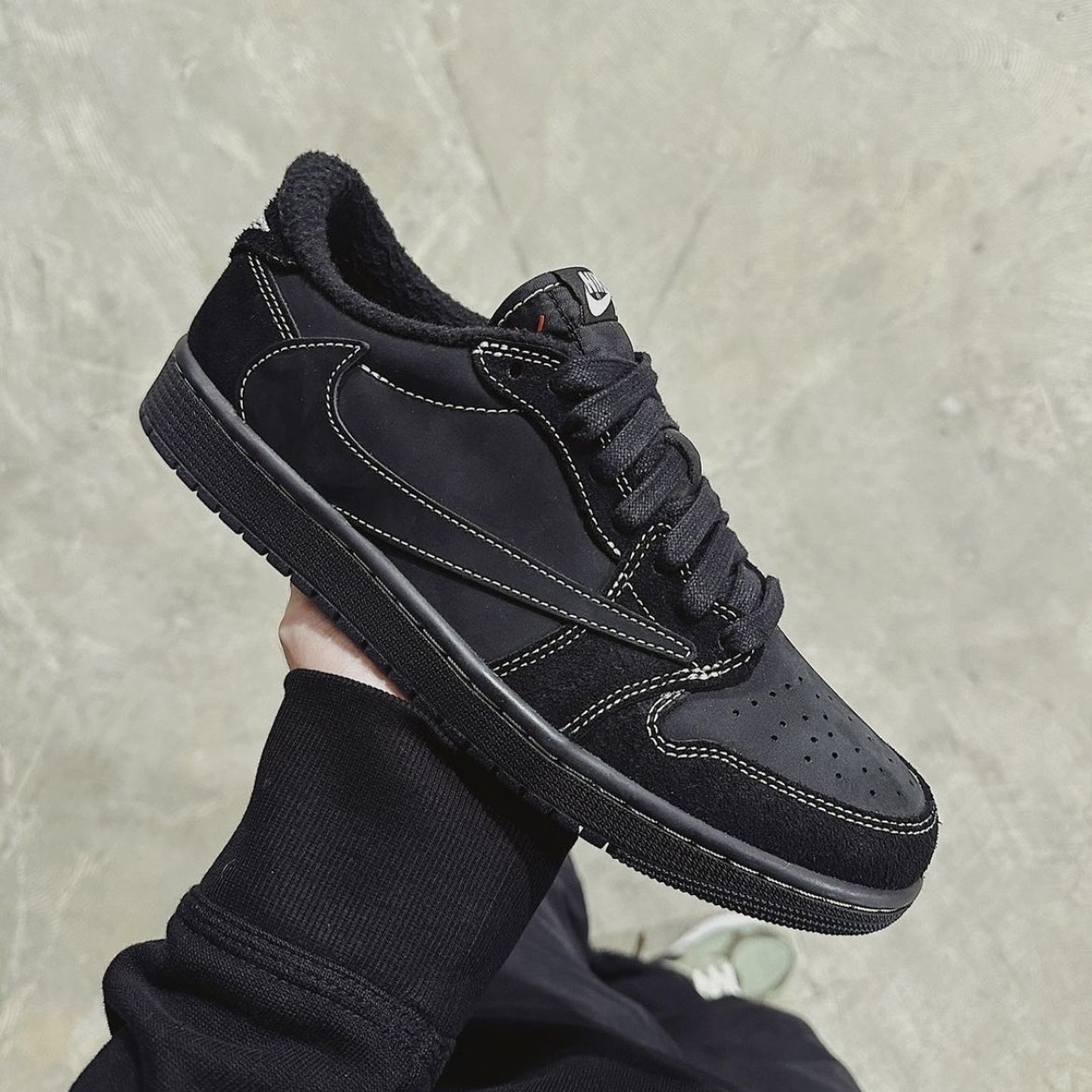 TRAVIS SCOTT x AIR JORDAN 1 LOW OG SP “BLACK PHANTOM” 黑武士 黑魂 聯名 倒鉤 DM7866-001