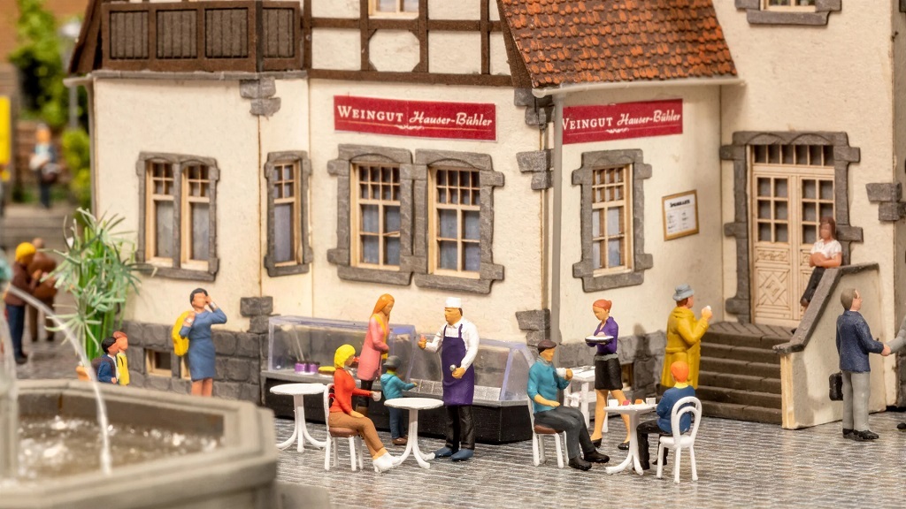 Noch 16245 HO scale Themed Figures Set "Café"