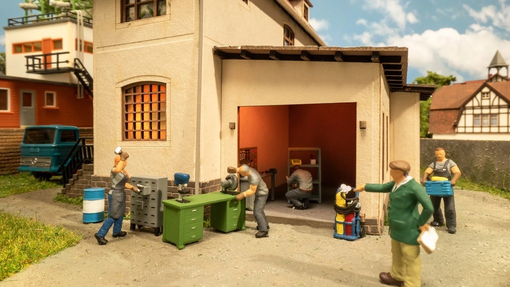 Noch 16250 HO scale Themed Figures Set "Workshop