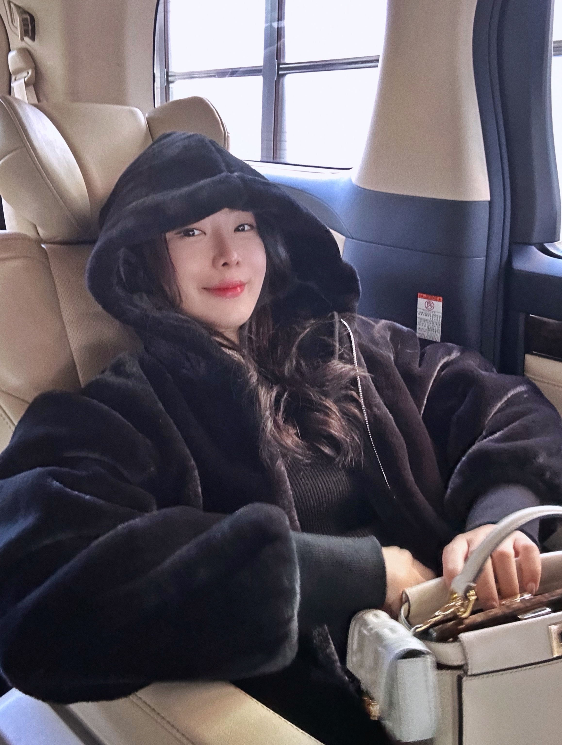 Pinky 毛毛連帽外套