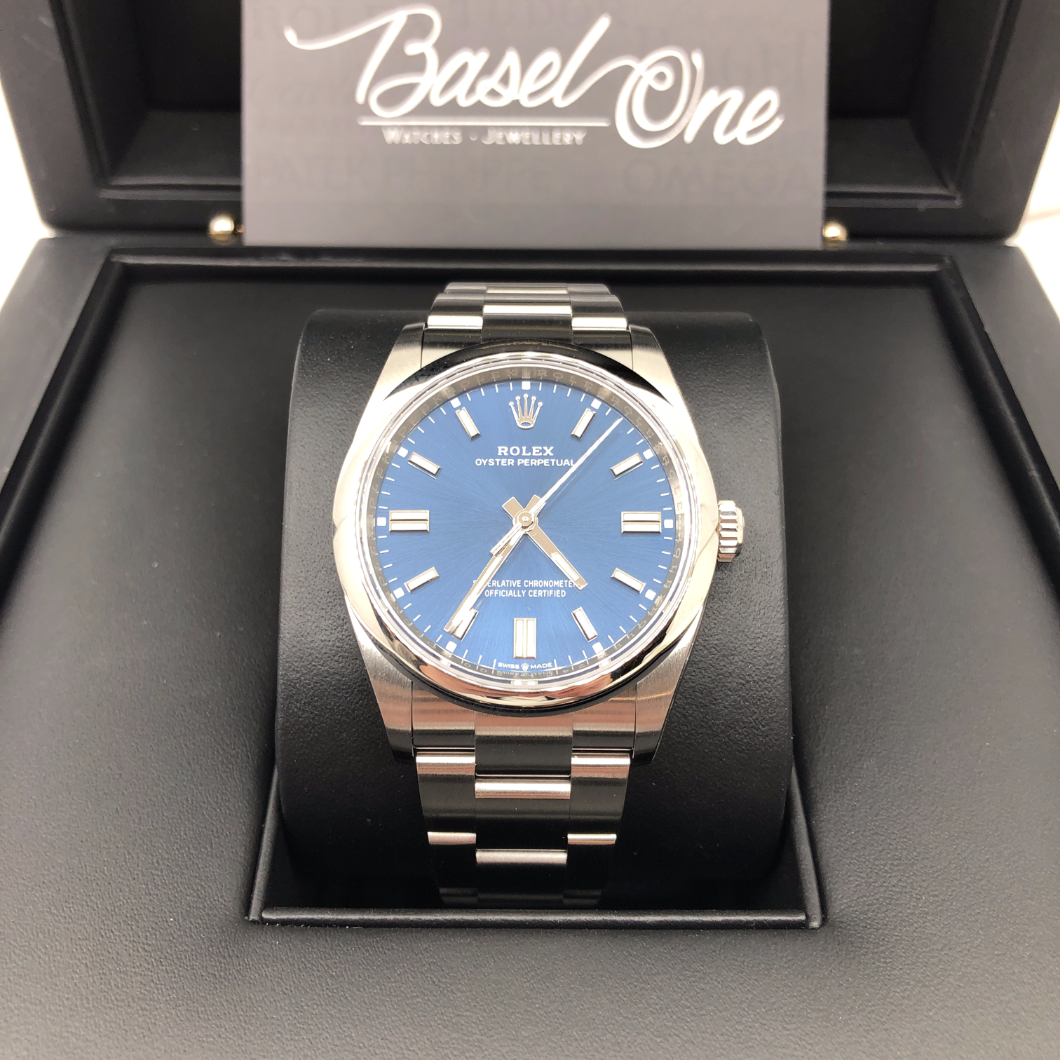DiscontinuedBRAND NEW ROLEX 126000 OYSTER PERPETUAL 36 WITH A BLUE DIAL AND AN OYSTER BRACELET