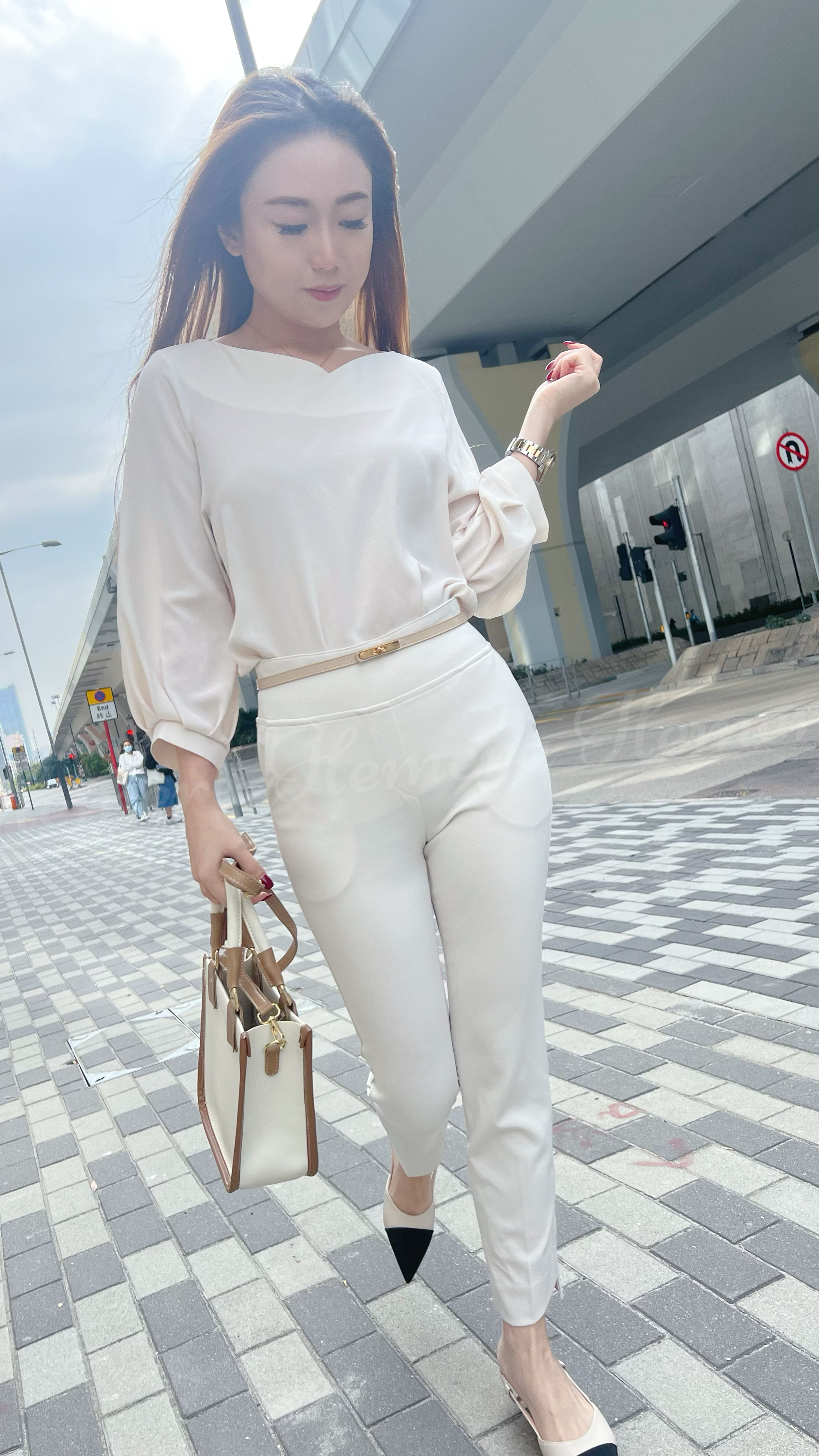 IN STOCK: TP22W1244 小V領泡泡手袖雪紡上身