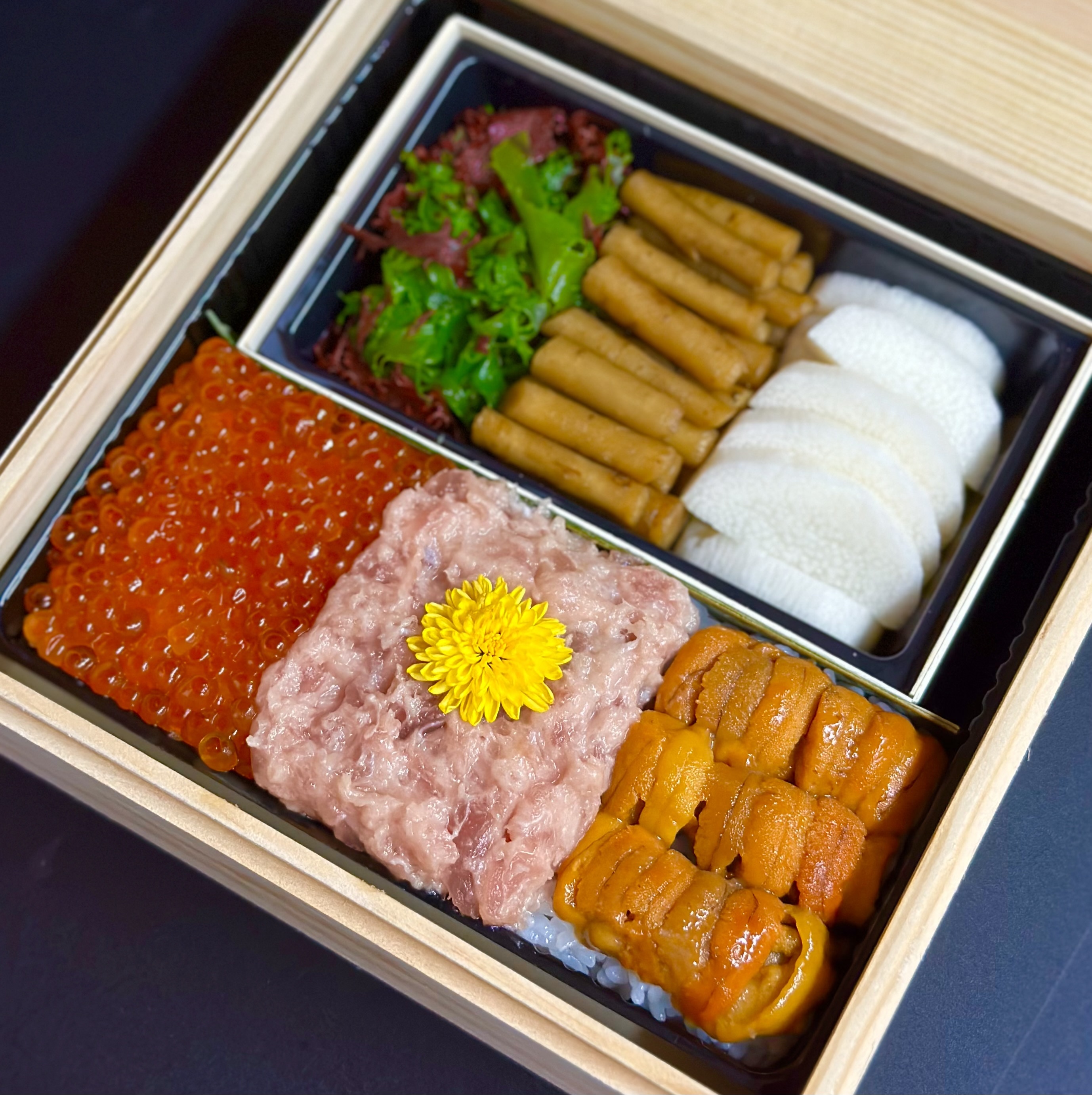 海膽魚子拖羅飯