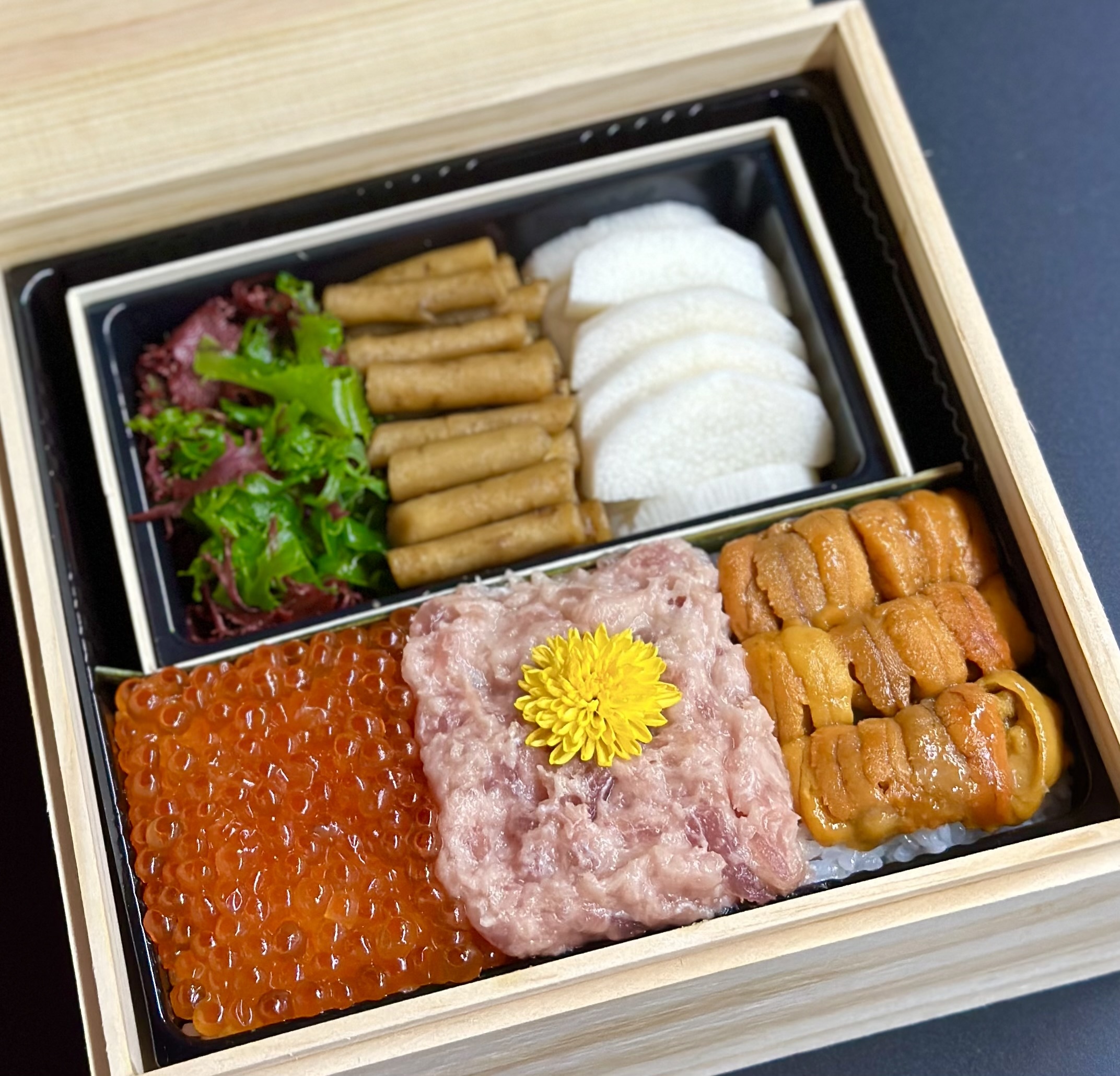 海膽魚子拖羅飯