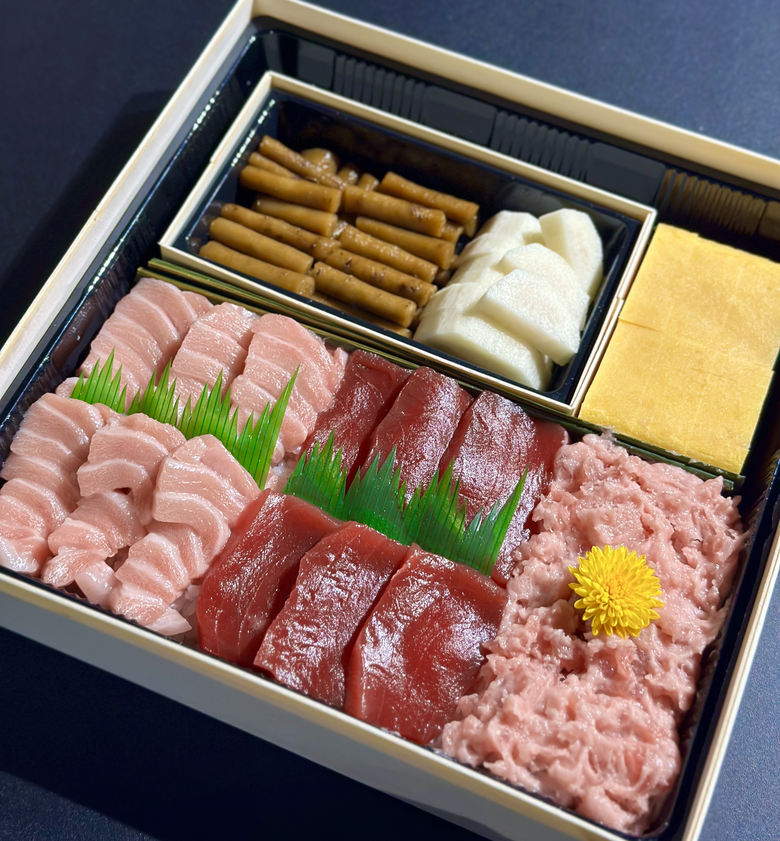 特選吞拿魚丼飯（拖羅 、 赤身 、拖羅蓉）