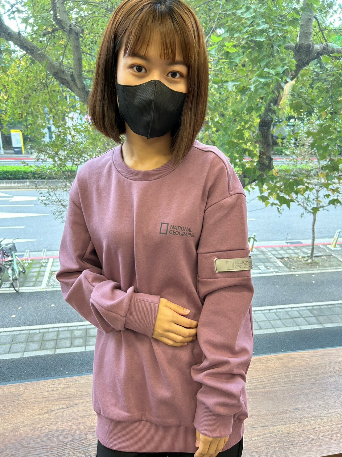 零碼👕 NATIONAL GEOGRAPHIC 國家地理 幻彩LOGO長袖上衣｜暗紅玫瑰粉（Basic Fit）