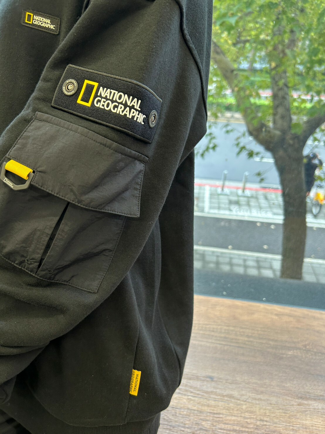 NATIONAL GEOGRAPHIC 國家地理 長袖上衣 炭黑 DEC M