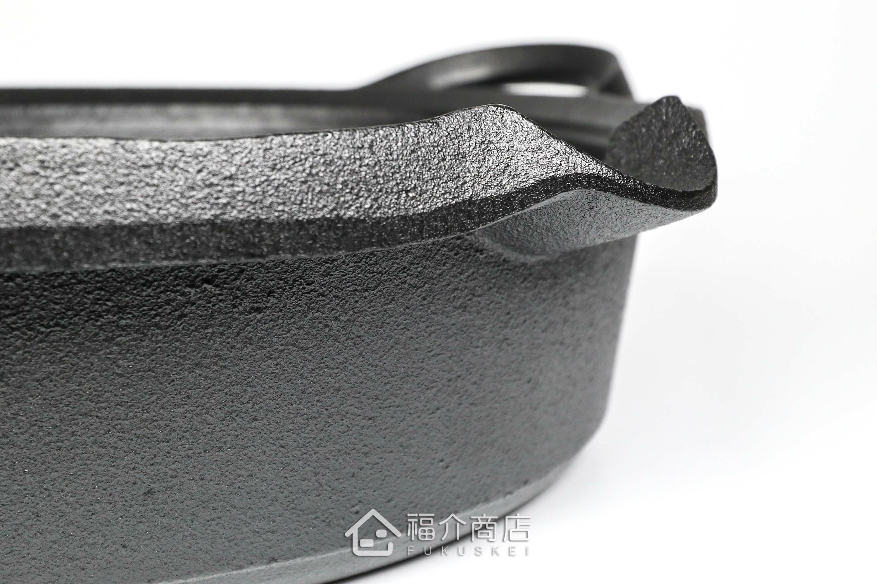 油炸用的黑色鑄鐵鍋