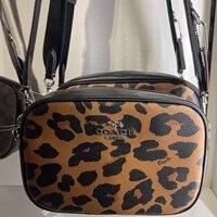 [S] COACH CC759 JAMIE CAMERA BAG IN SIGNATURE CANVAS WITH LEOPARD PRINT,SV/LIGHT SADDLE MULTI, 195031677427 (SCO163)
