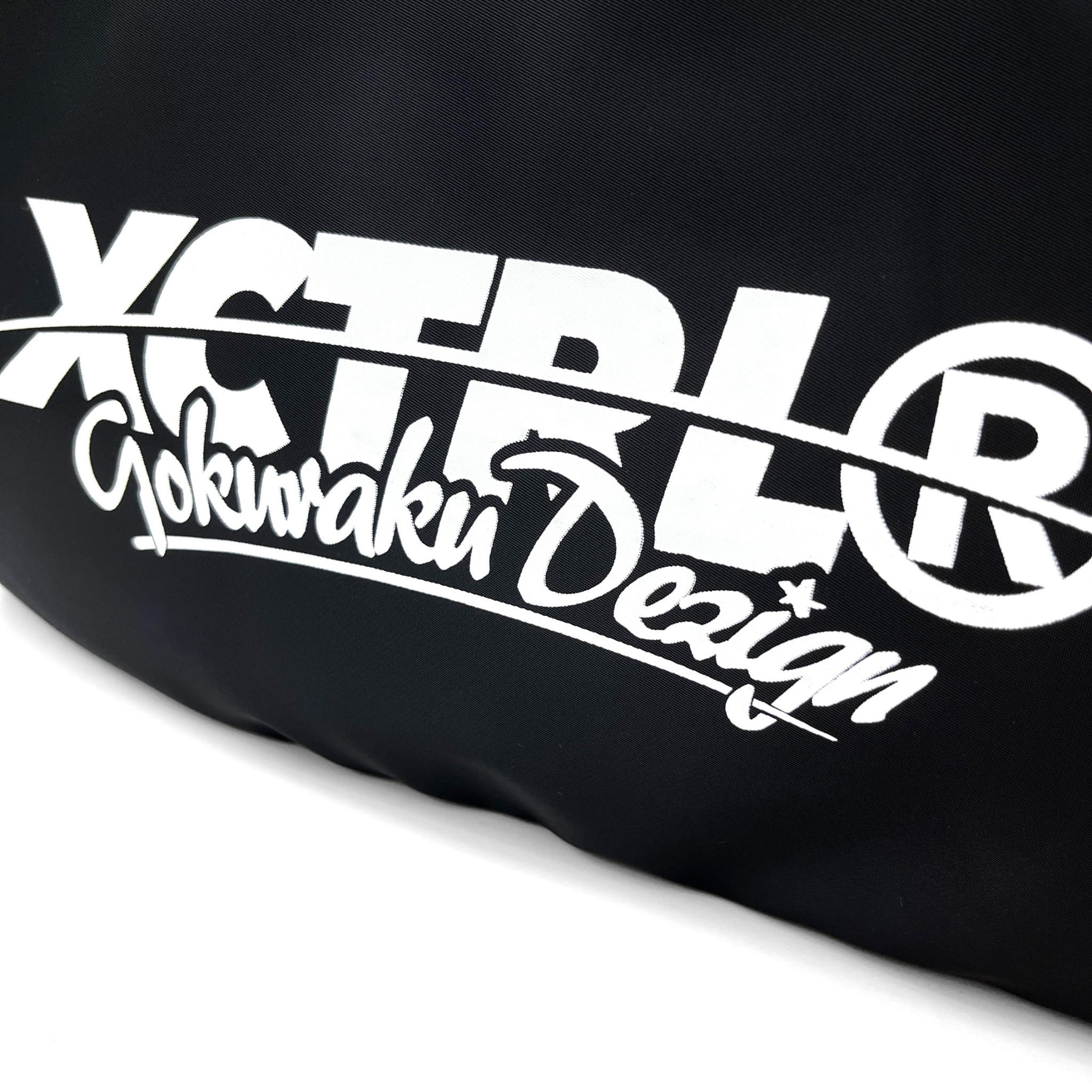 XCTRL x Gokuraku 極楽聯名旅行側背包-黑