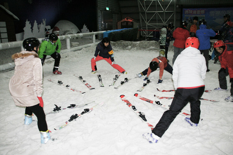小叮噹滑雪場 認識滑雪板