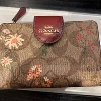 [S] COACH C8730 SIGNATURE WILDFLOWER MEDIUM CORNER,IM/KHAKI MULTI, 195031483158 (SCO185)