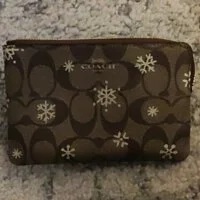 [S] COACH CF286 SIGNATURE SNOWFLAKES PRINT CORNER ZIP,IM/KHAKI/GOLD MULTI, 195031759796 (SCO186)