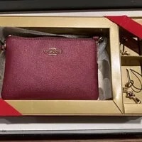 [S] COACH CF547 BXD GLTR CRN ZP CHM,IM/BLACK CHERRY, 195031741388 (SCO214)