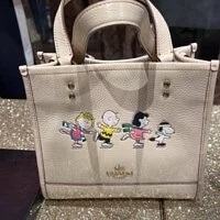 [S] COACH CE850 PEANUTS FRIENDS LEATHER TOTE,IM/IVORY MULTI, 195031741654 (SCO217)