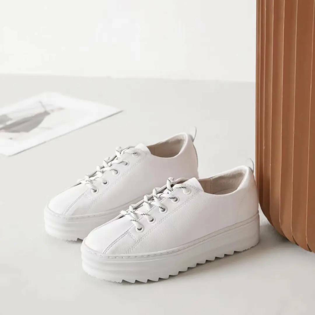 氣質簡約牛皮鬆糕休閒鞋